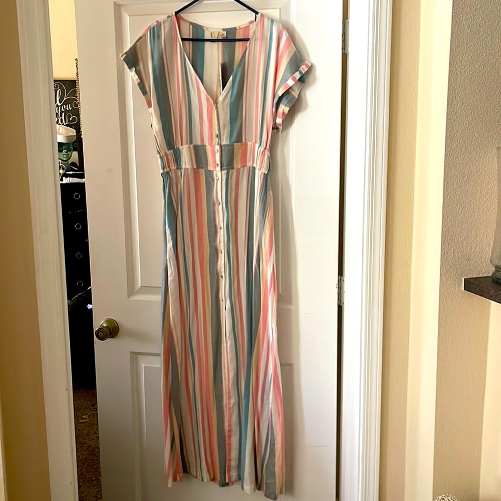 Roxi Multi Color Maxi Dress. New !Perfect for Spring and Summer. Retail $80